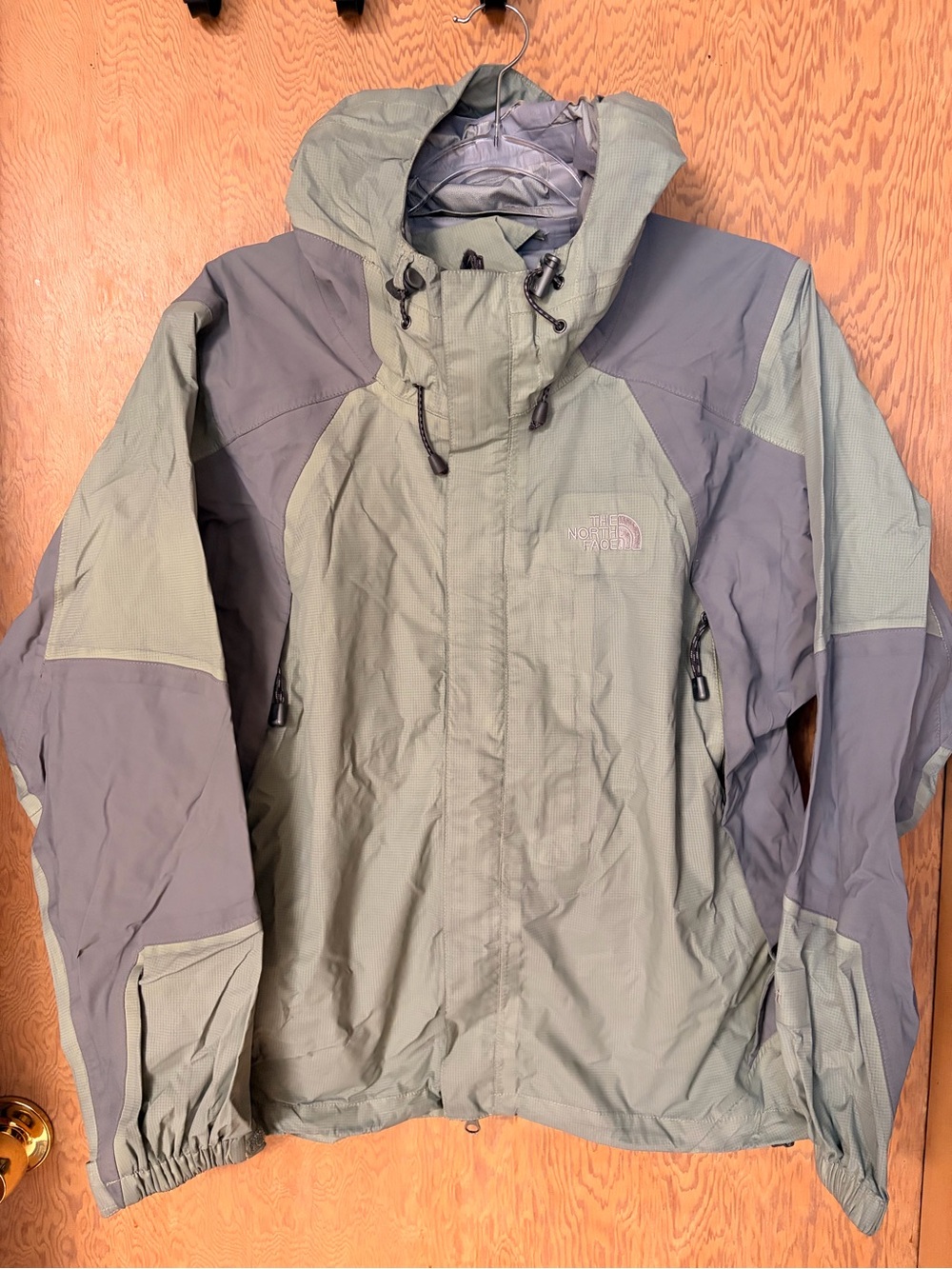 The North Face Women's Two-Tone Sage and Gray Ski Jacket
